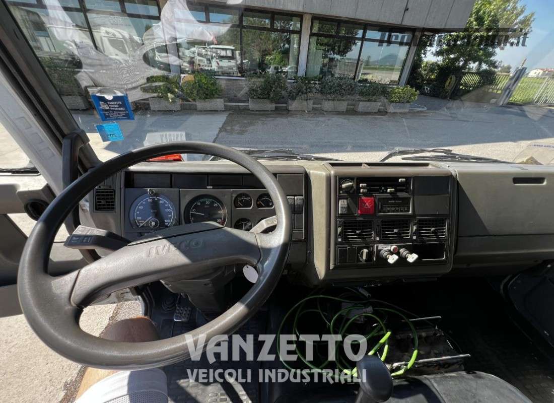 IVECO 75E12  Machineryscanner