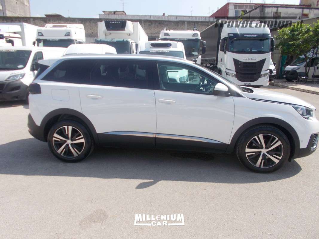 PEUGEOT 5008 ALLURE 11/2018  Machineryscanner